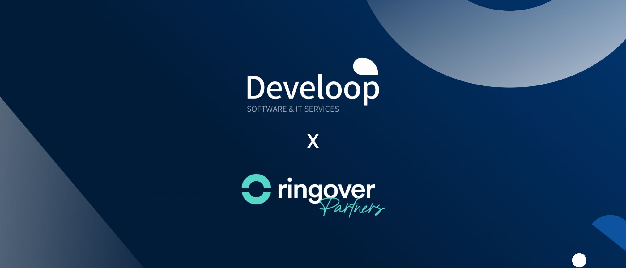 Logos de Develoop y Ringover, integración de soluciones tecnológicas para contact centers en la nube.